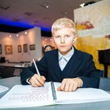 Занятия детской группы в Национальной школе искусства красивого письма Занятия детской группы в Национальной школе искусства красивого письма