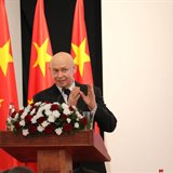 Студенческая российско-китайская конференция «Будьте благодарными, служите обществу»